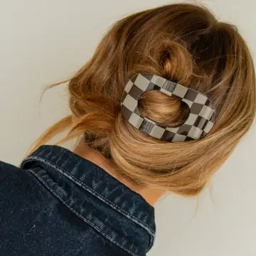 Andi Checkered Circle Flat Claw Clip