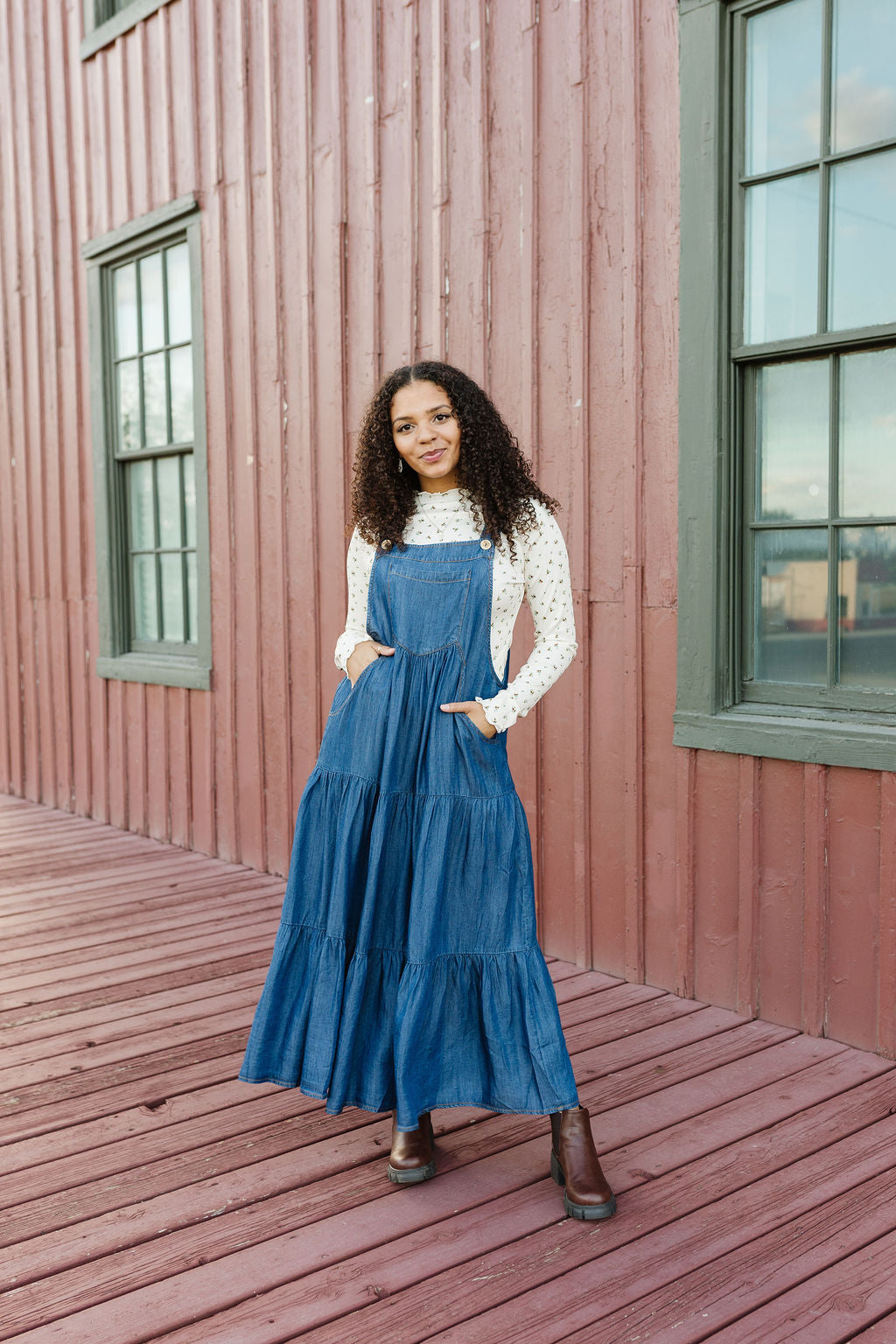 Linnea in Dark Wash