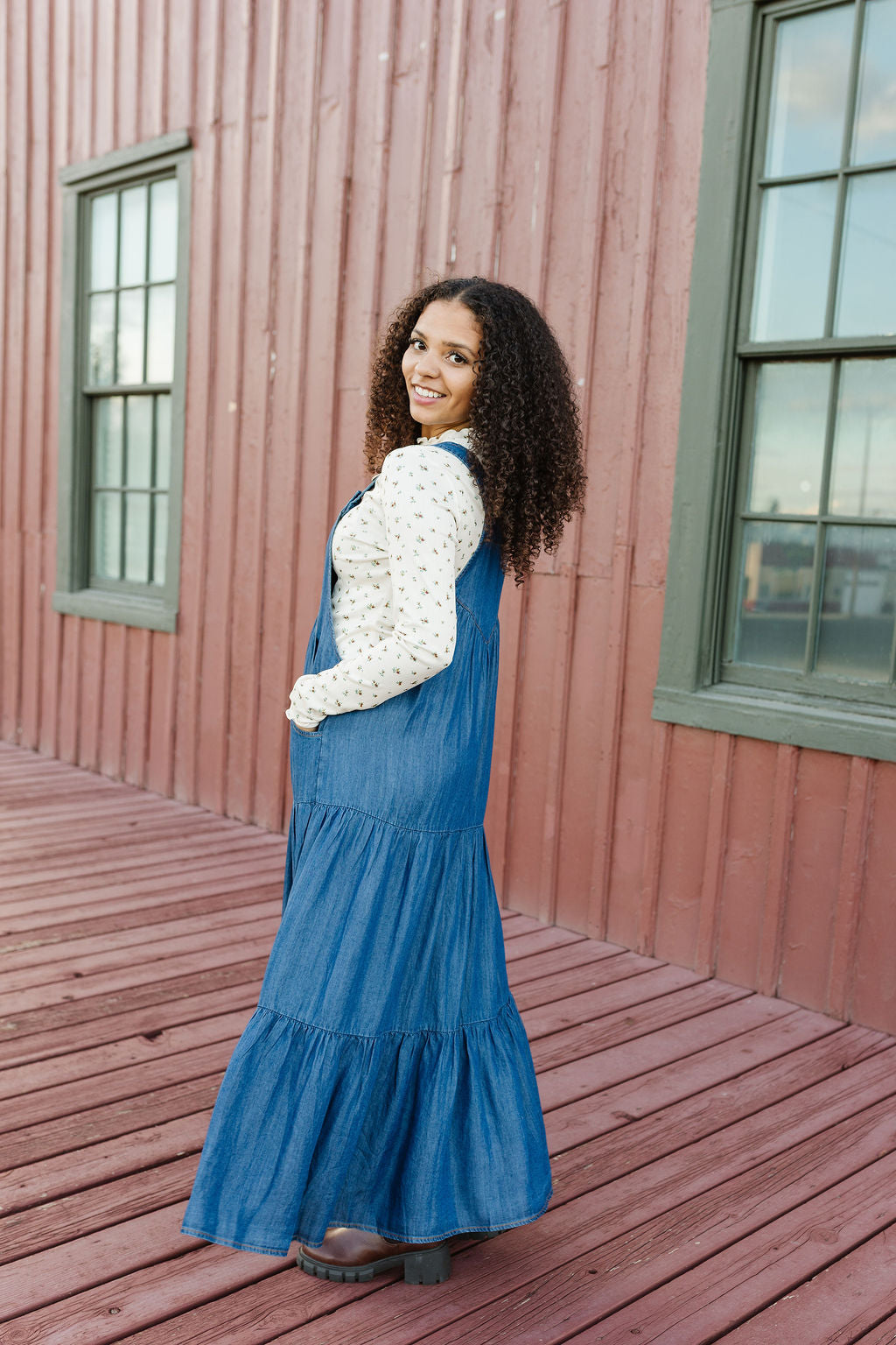 Linnea in Dark Wash