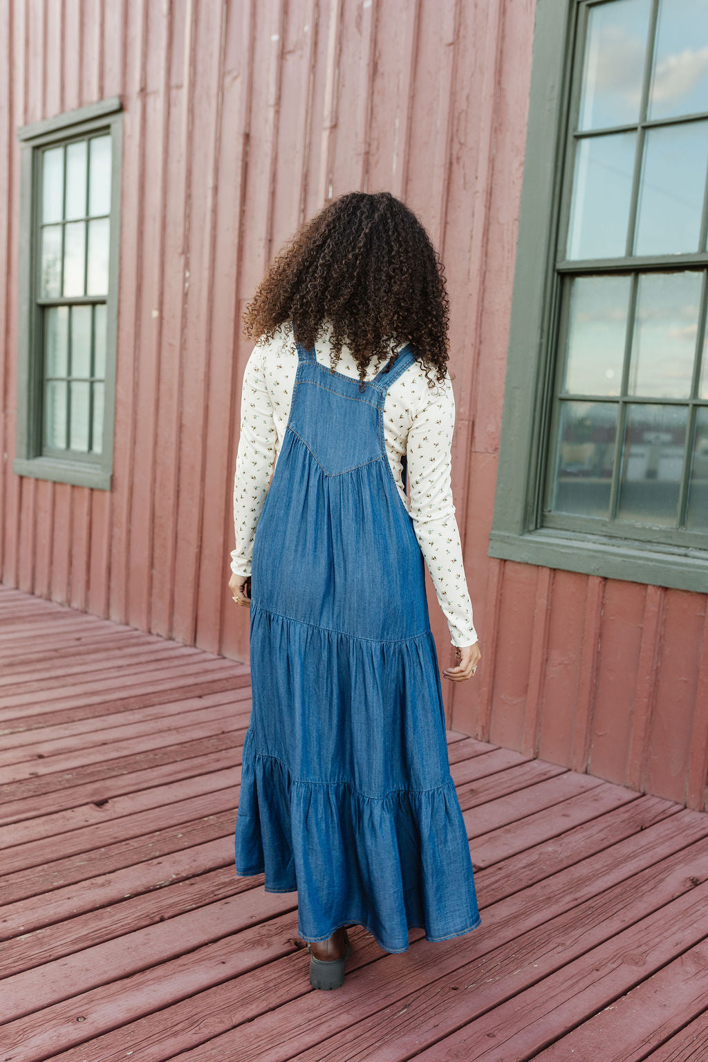 Linnea in Dark Wash