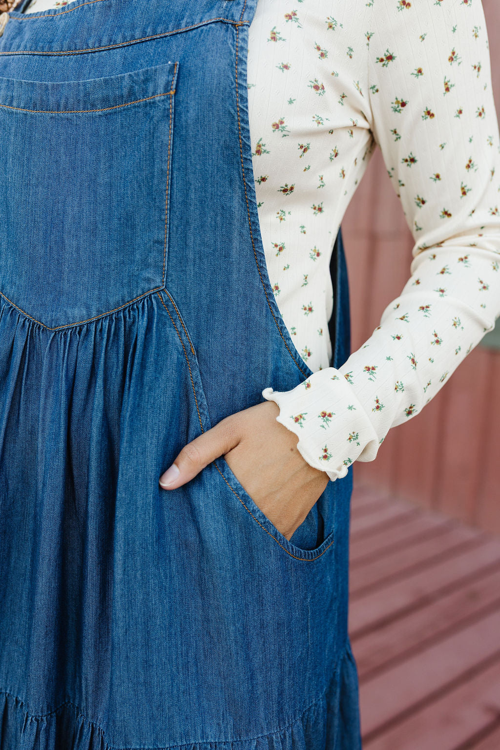 Linnea in Dark Wash