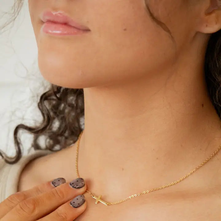 ANDI Simple Cross Necklace